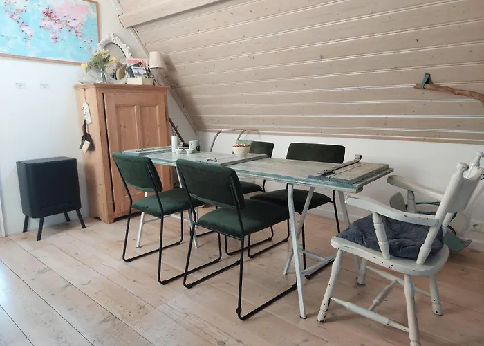 3rd Floor Loft In Historical Apartment